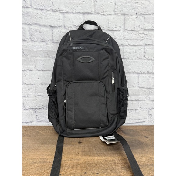 Oakley Other - Oakley Enduro 22L 2.0 Backpack Black Laptop School Travel Minimalist Streetwear